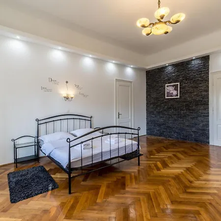 Heritage Old Town - 3 *