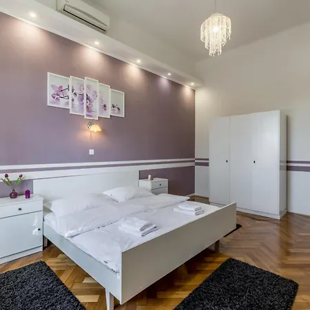 Heritage Old Town - 3 *
